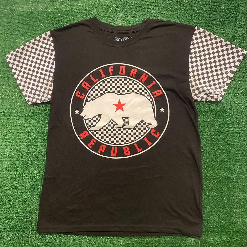 California Bear Checkered Vintage Emo Skater T-Shirt